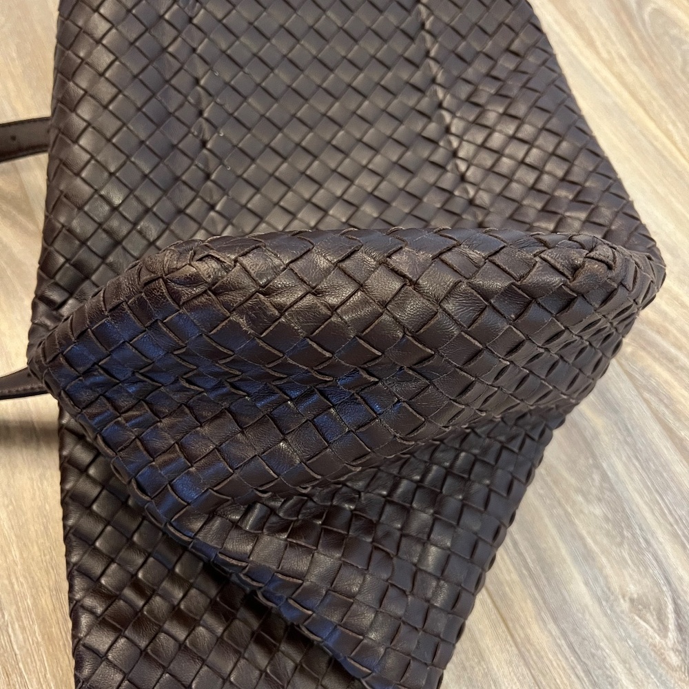 Bottega Veneta large brown tote - Picture 8 of 12